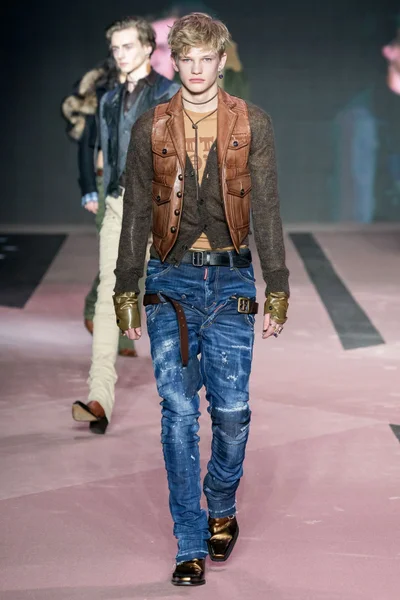 Look 54